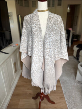 Women's Unbranded Leopard Print Fringe Poncho M Beige White